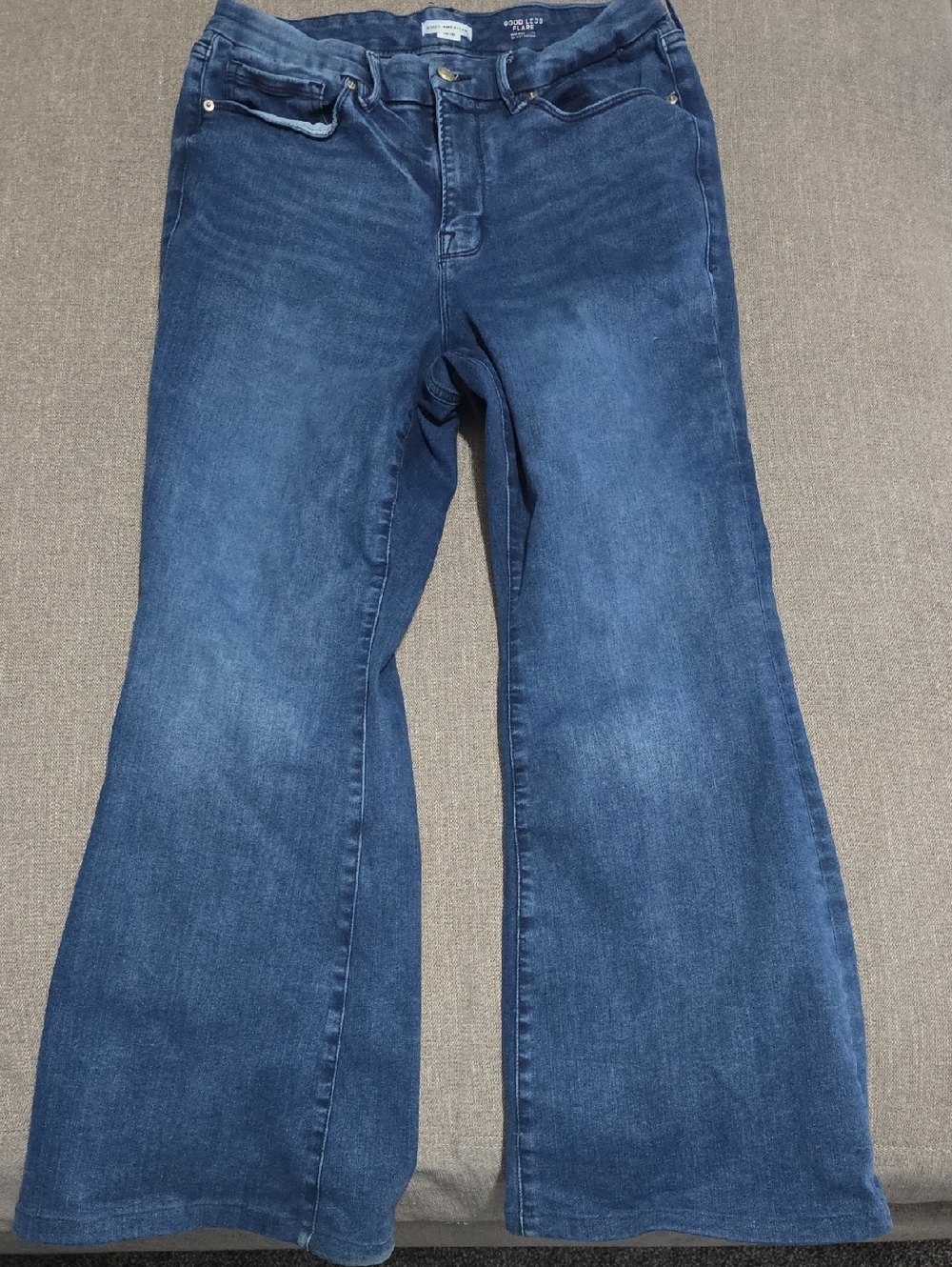 Good American Mid-Rise Flare Jeans 14/18